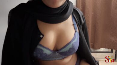 Indian Muslim Bhabhi Sex in Train Hindi Audio